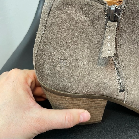 Frye Judith Zip Bootie Taupe Suede - Picture 2 of 7